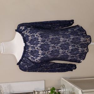 LOFT Size Small Navy & Black Lace Top! 💙🖤💙🖤💙🖤